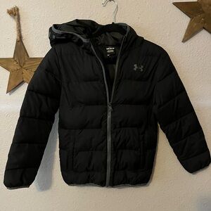 Under armour size medium boys coat